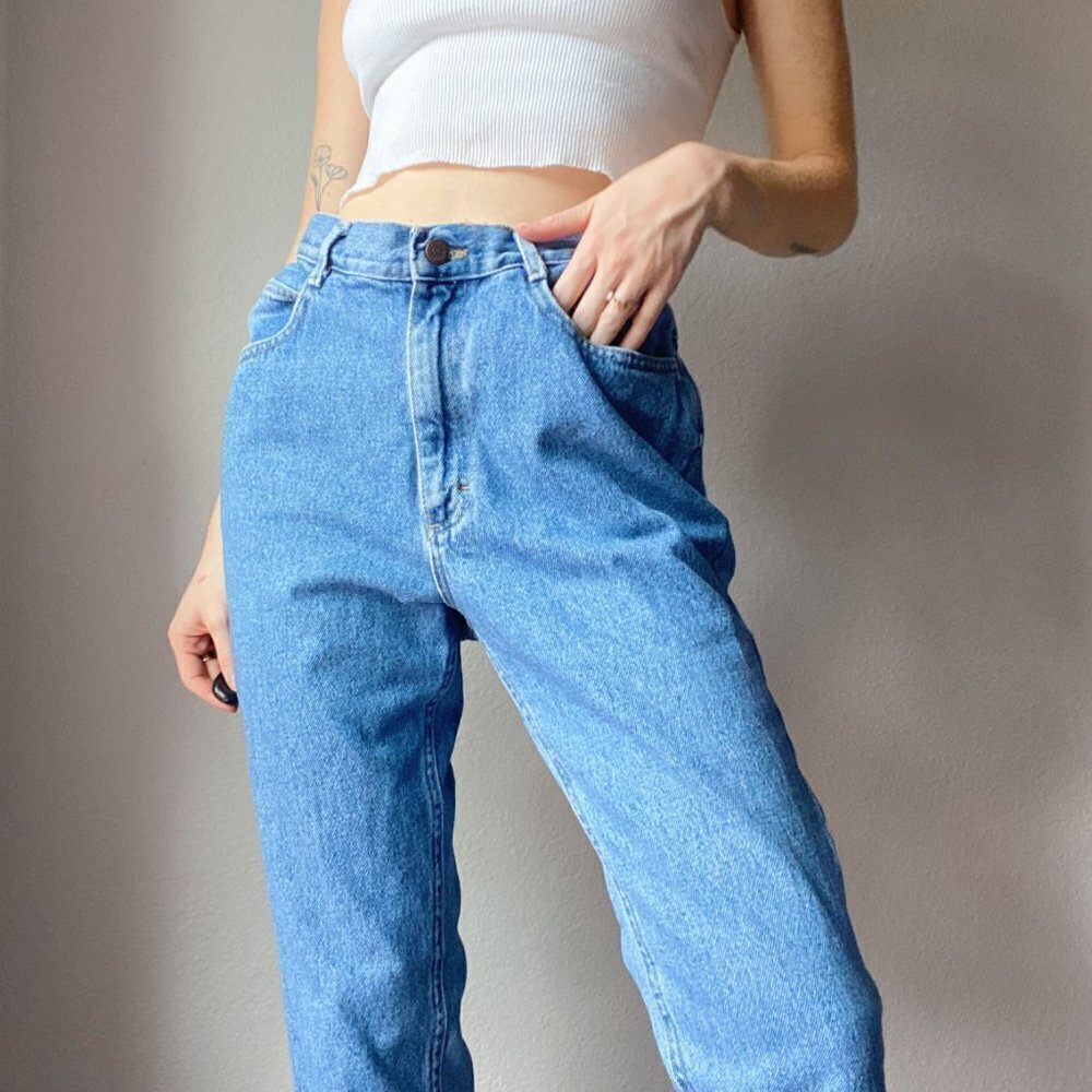 Vintage Lee Junior's High Waist Straight Leg Medium Blue Wash Jeans